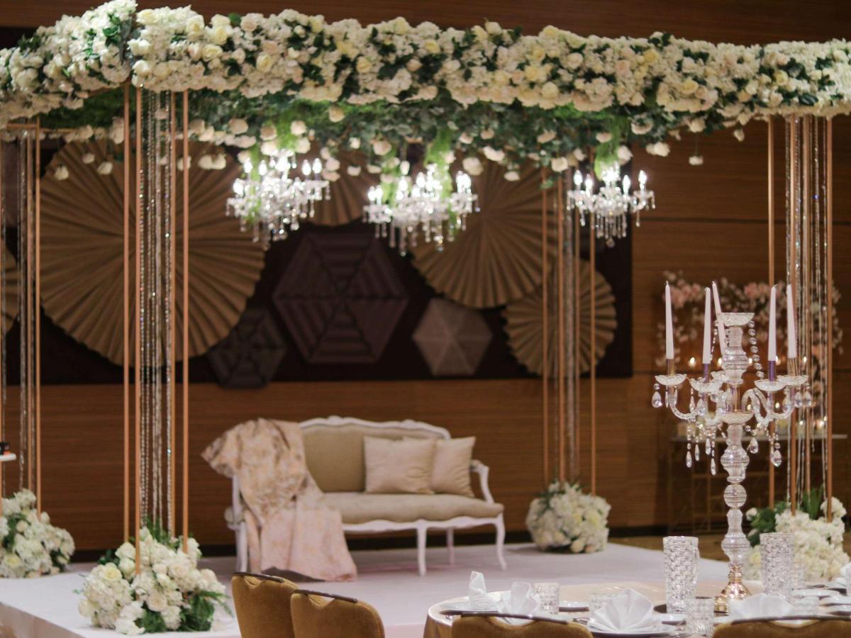 Mövenpick Hotel du Lac Tunis Exteriör bild A mandap at a Hindu wedding