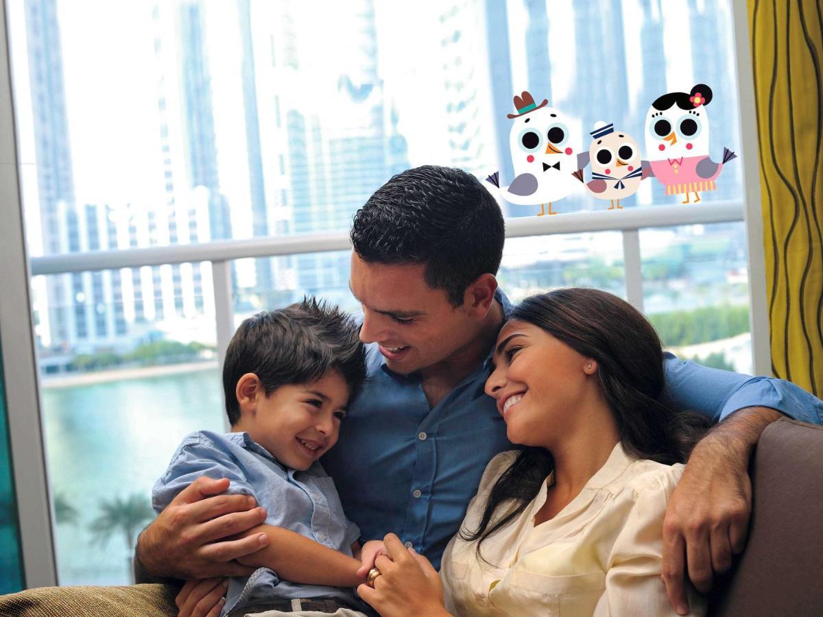 Mövenpick Hotel du Lac Tunis Exteriör bild A family