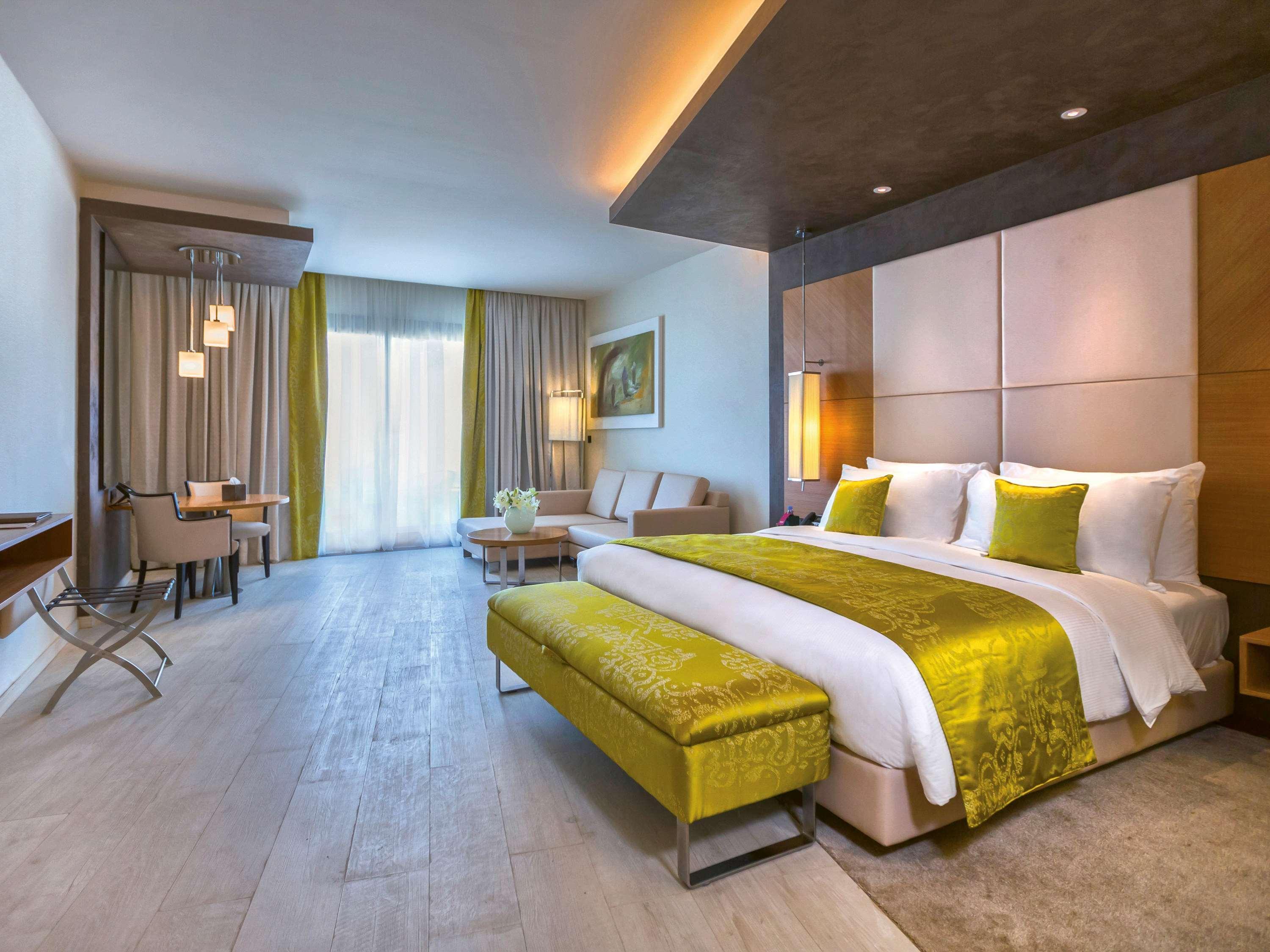 Mövenpick Hotel du Lac Tunis Exteriör bild Deluxe Room