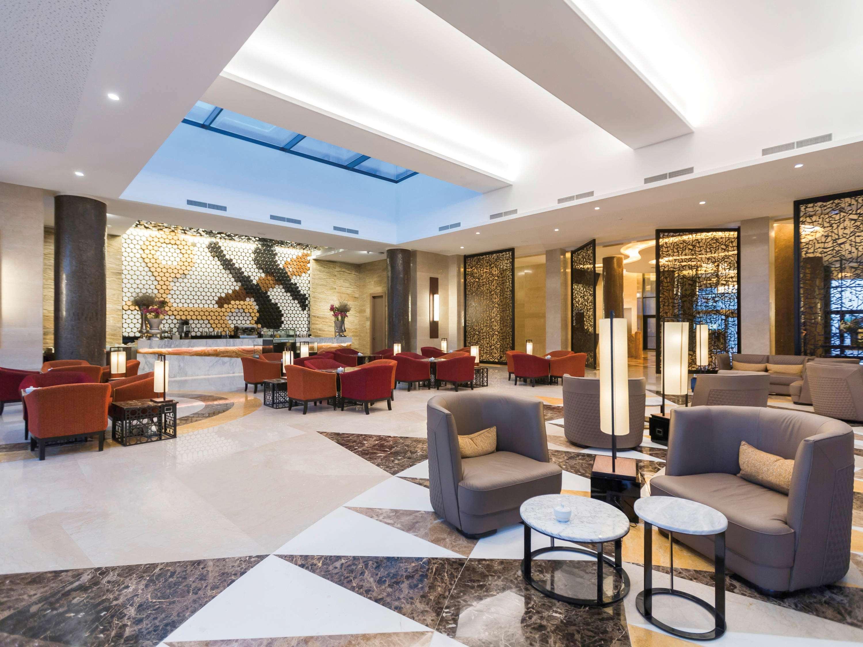 Mövenpick Hotel du Lac Tunis Exteriör bild Lobby