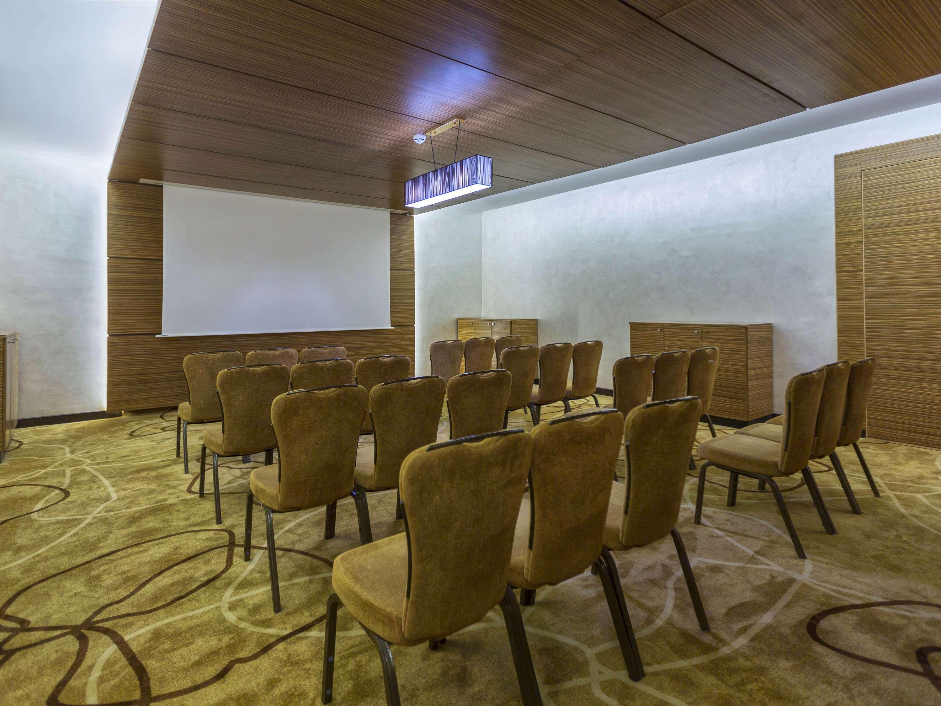 Mövenpick Hotel du Lac Tunis Exteriör bild Meeting room