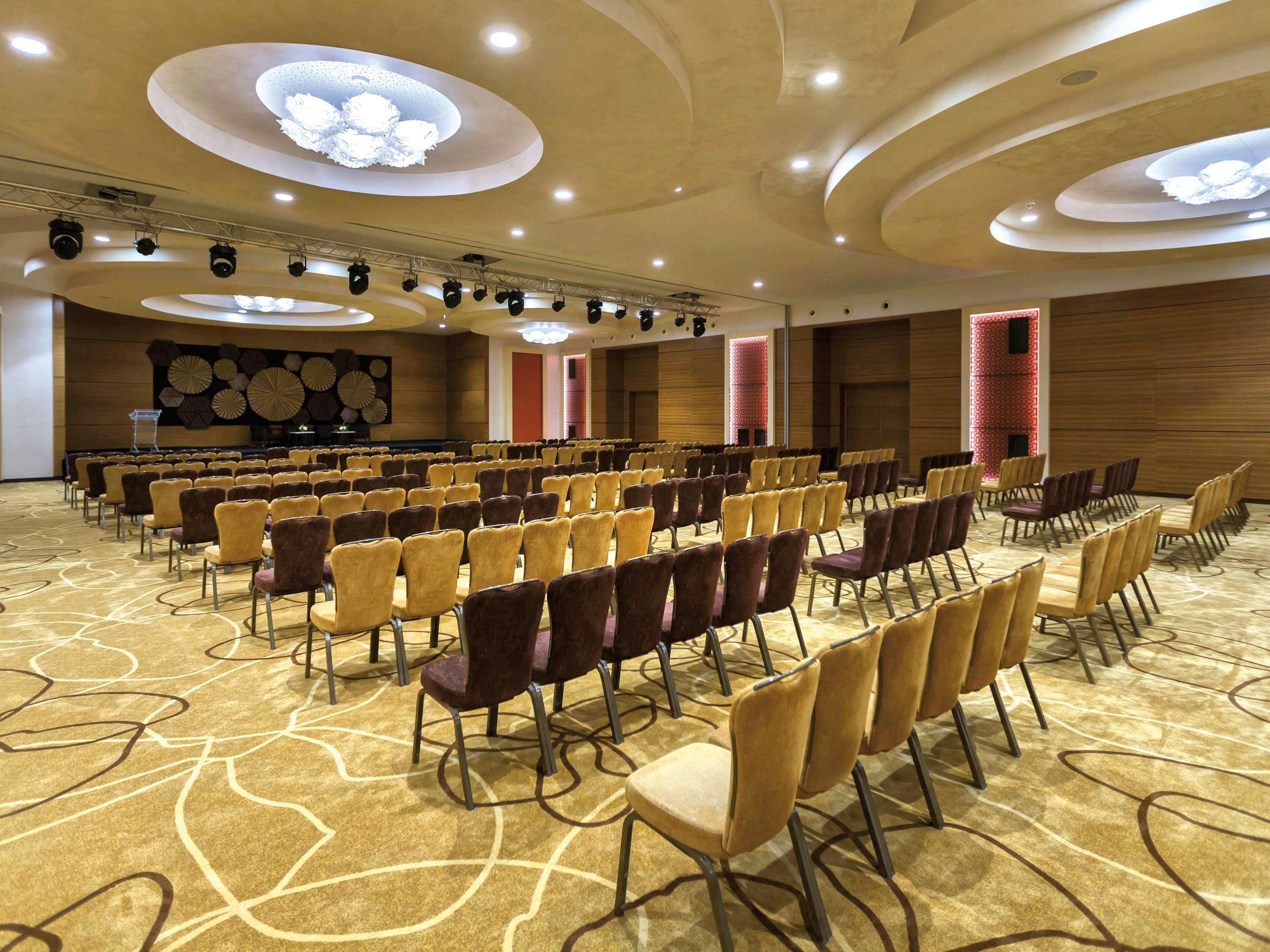 Mövenpick Hotel du Lac Tunis Exteriör bild The ballroom