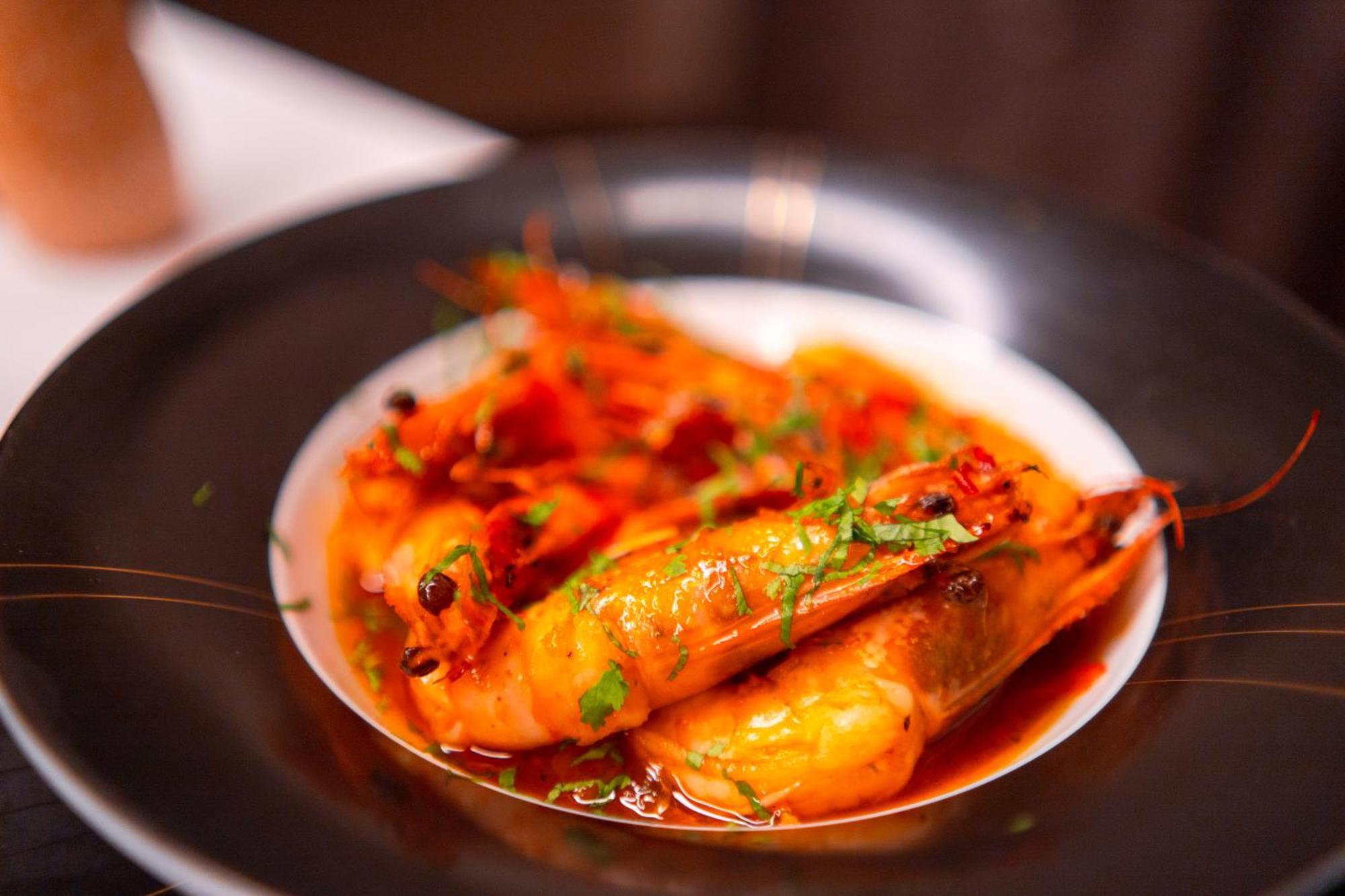 Mövenpick Hotel du Lac Tunis Exteriör bild Shrimp in XO sauce