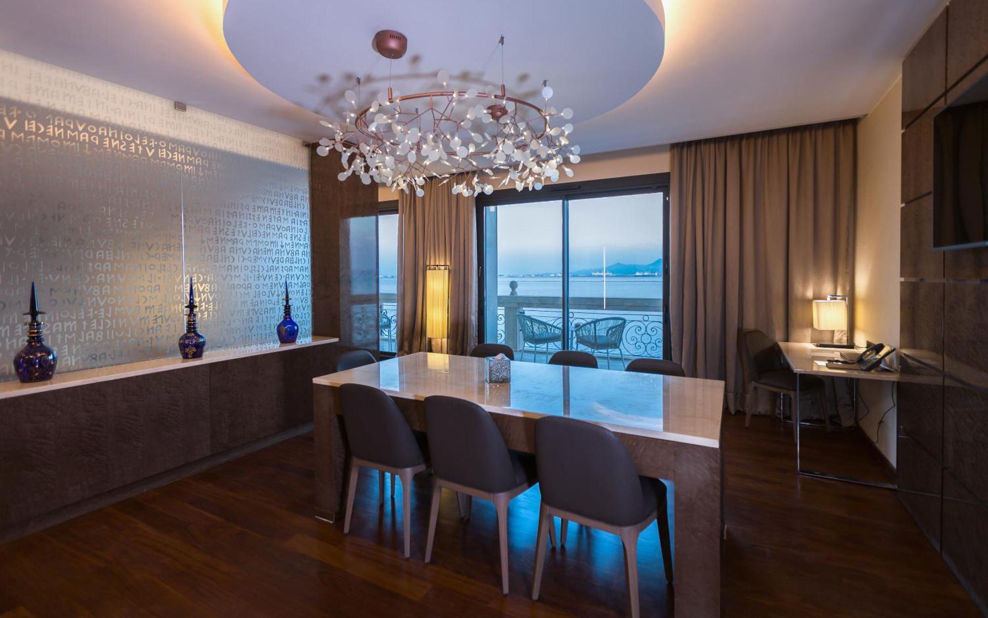 Mövenpick Hotel du Lac Tunis Exteriör bild A suite at the Four Seasons Hotel