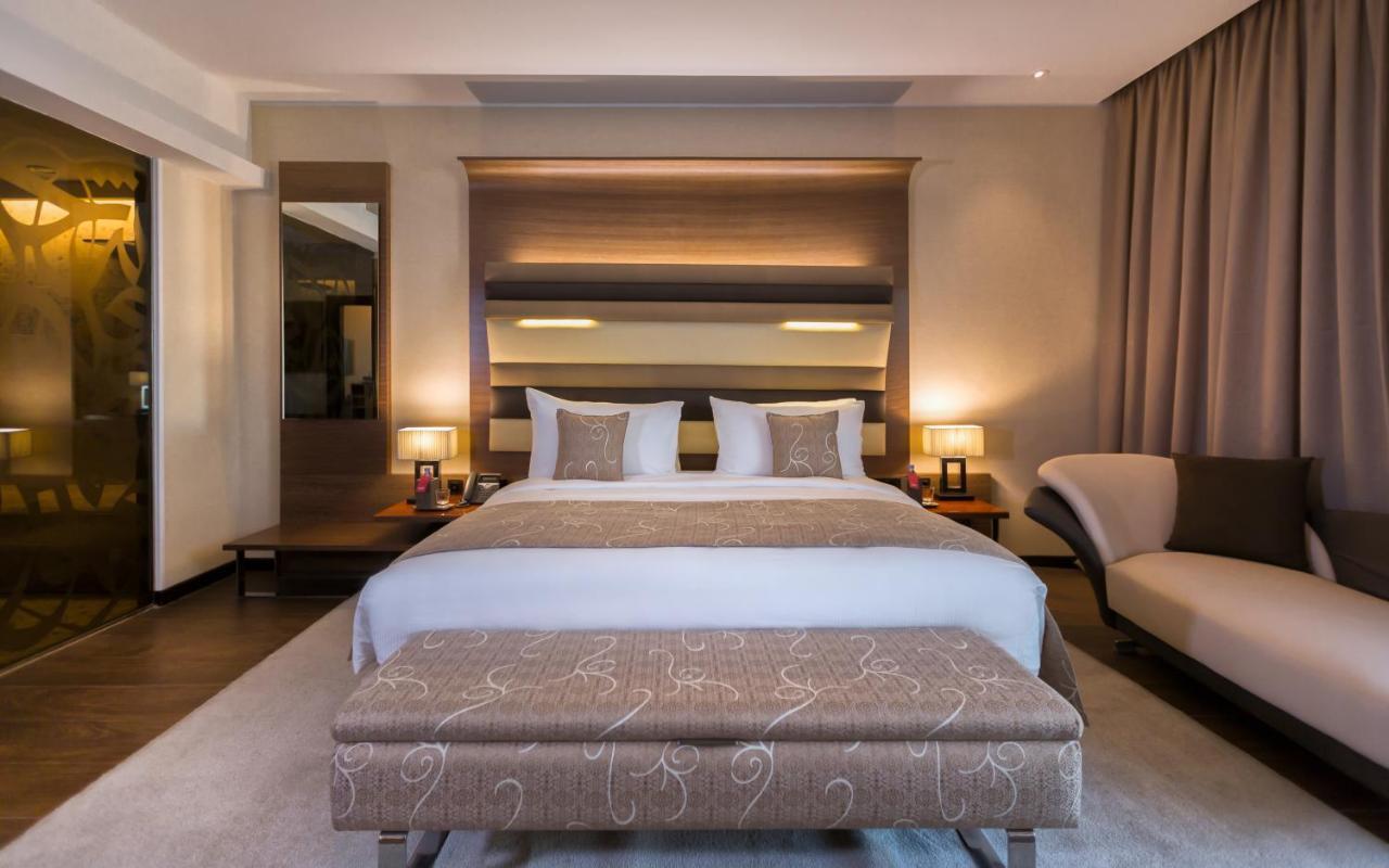 Mövenpick Hotel du Lac Tunis Exteriör bild Deluxe Room
